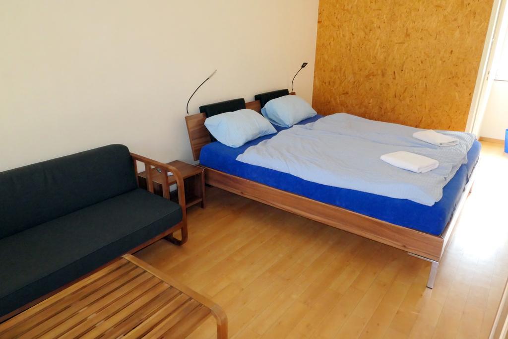 Swiss Hostel Lago Lodge Biel Exterior photo